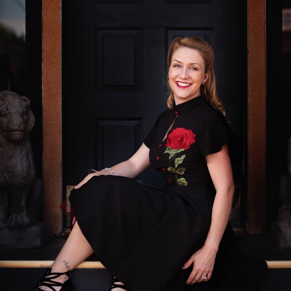 Lindy Loo - Picture 2 of 6